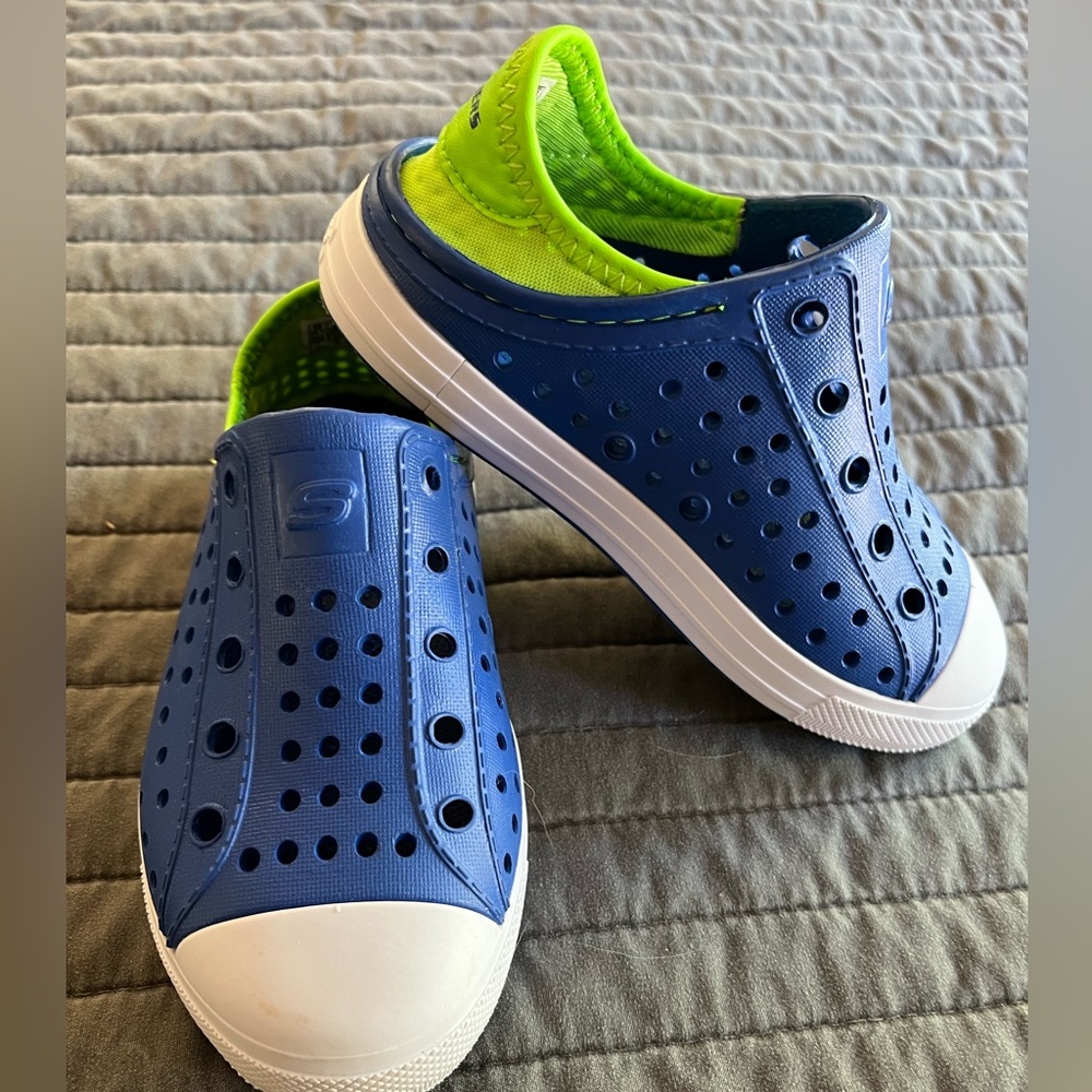 New (without tags) Skechers Toddler Boys Play/Water Shoes, Size 10
